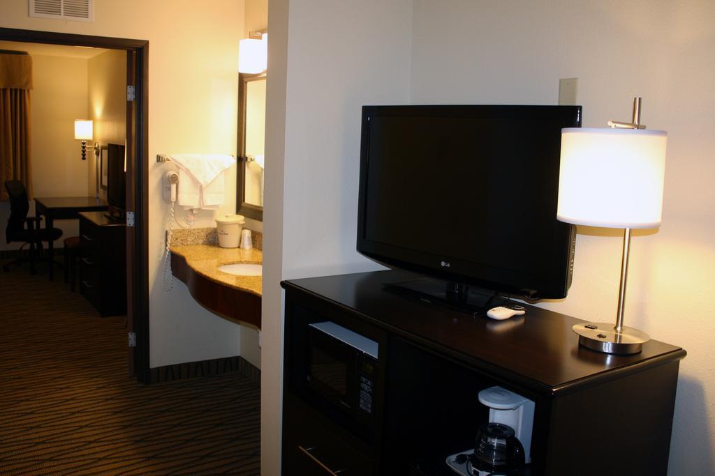 Americinn By Wyndham Rogers Quarto foto